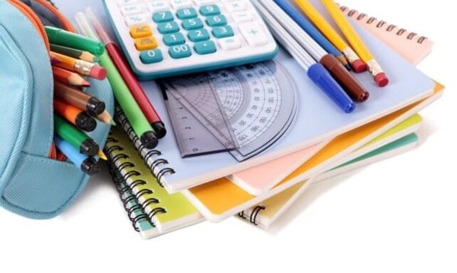 fournitures-scolaires-calculatrice_1101-345.jpg